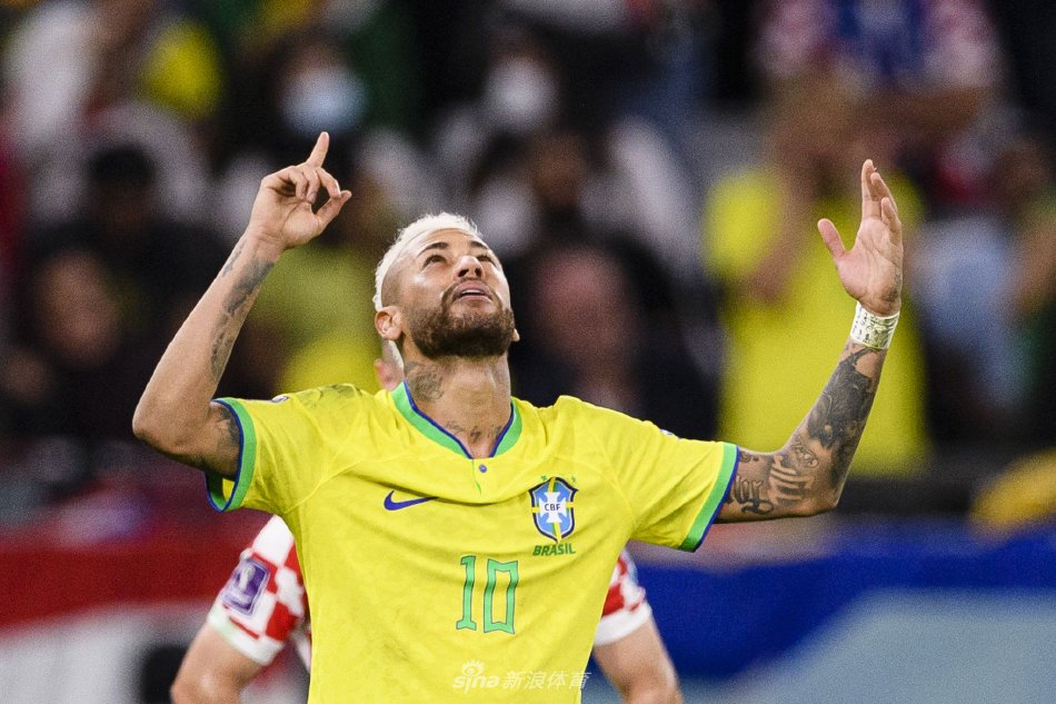 前的低迷趋 前的低迷趋