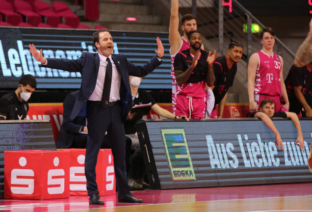 这种战术上 这种战术上